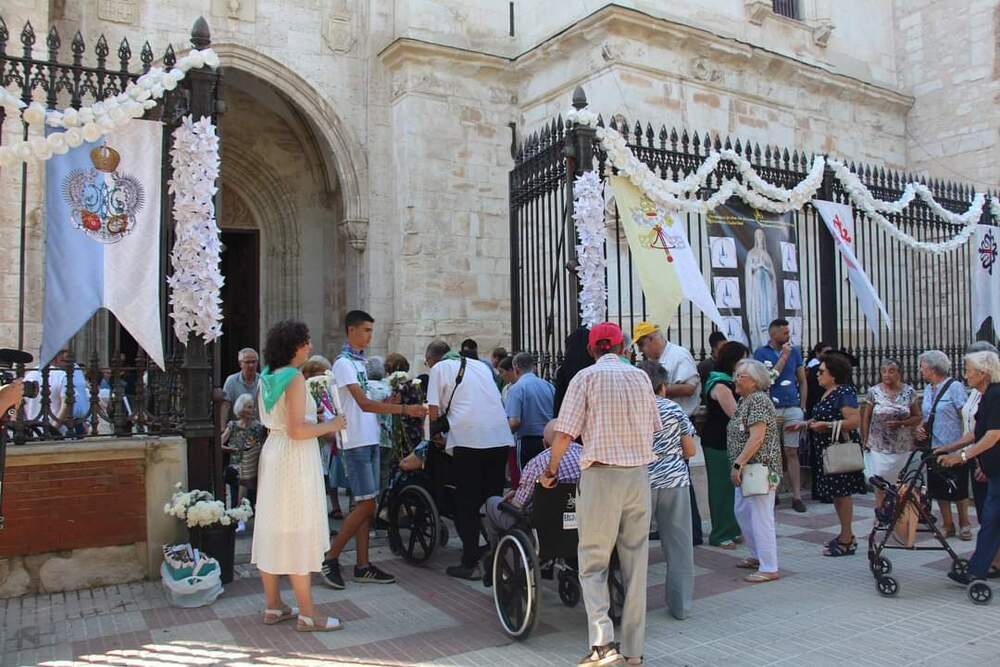 La Catedral acoge la Caravana Blanca en su 60 aniversario