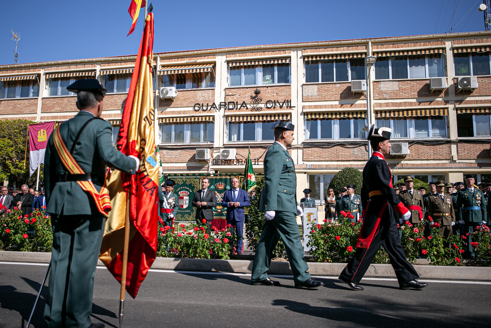 Uno de los momentos del desfile en Toledo con motivo de la Virgen del Pilar, patrona de la Guardia Civil.