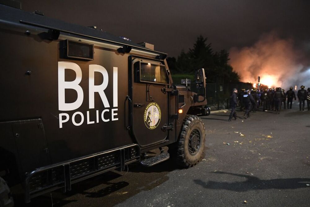 Riots in Nanterre after teenager was killed by police  / JULIEN MATTIA