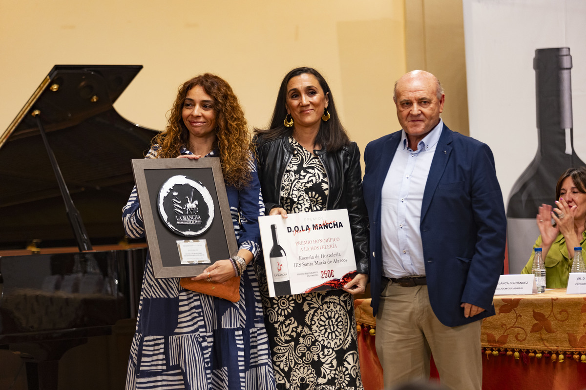 Entrega de los Premios Vino y Cultura 2023 organizada por la D.O. La Mancha, vino  / RUEDA VILLAVERDE