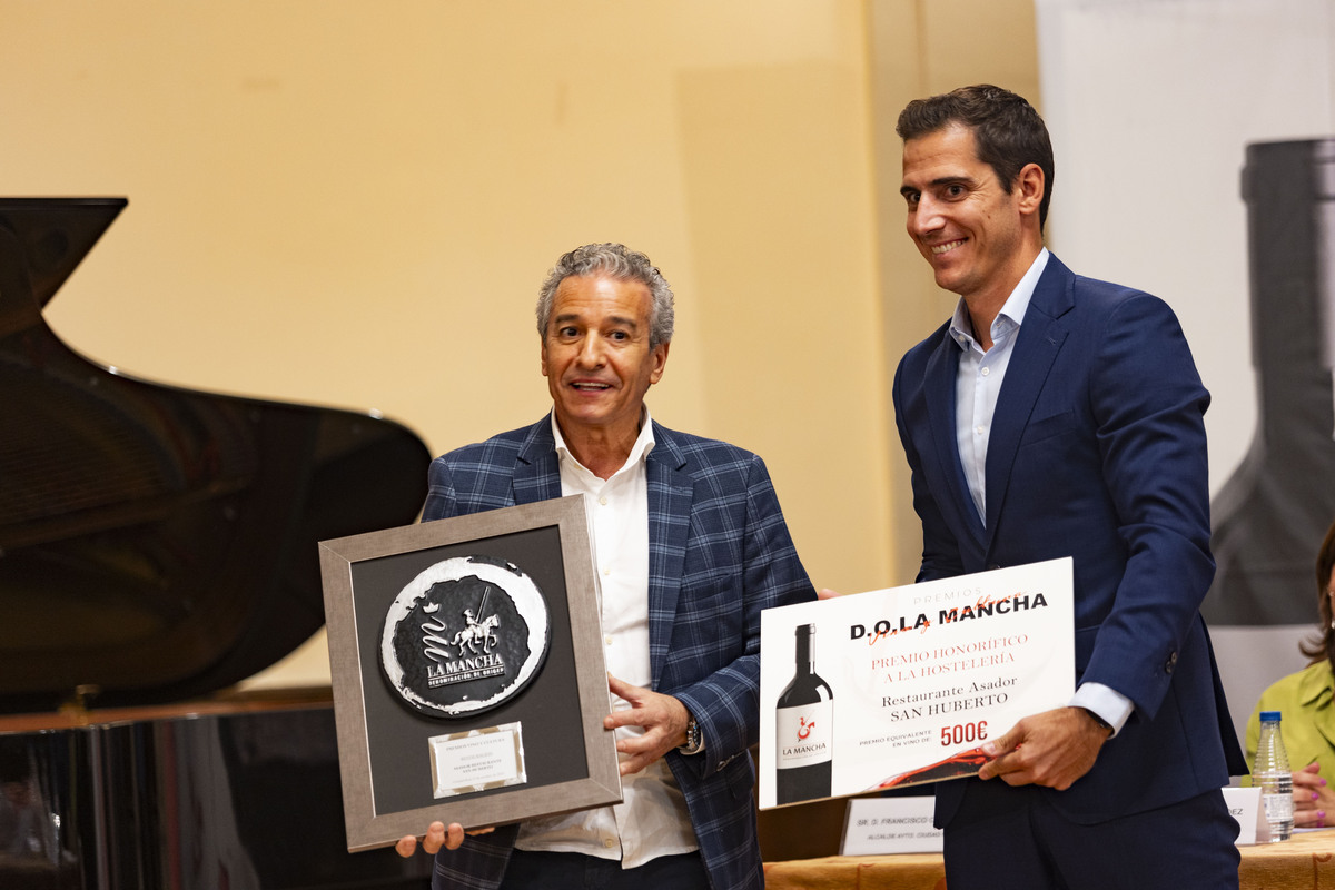 Entrega de los Premios Vino y Cultura 2023 organizada por la D.O. La Mancha, vino  / RUEDA VILLAVERDE