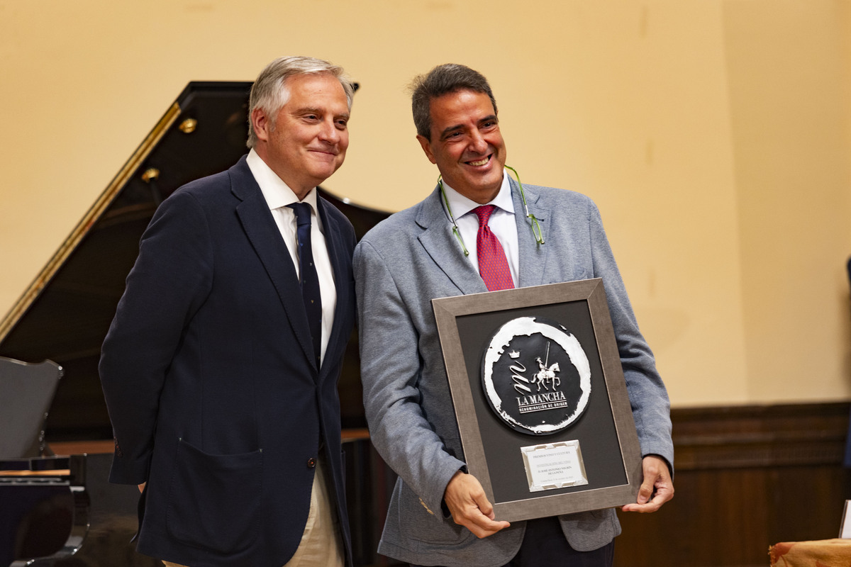 Entrega de los Premios Vino y Cultura 2023 organizada por la D.O. La Mancha, vino  / RUEDA VILLAVERDE