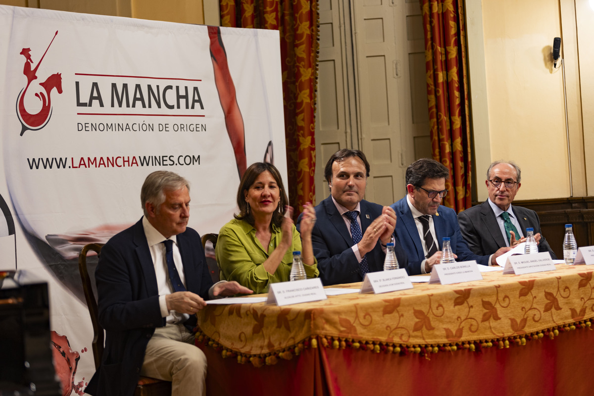 Entrega de los Premios Vino y Cultura 2023 organizada por la D.O. La Mancha, vino  / RUEDA VILLAVERDE