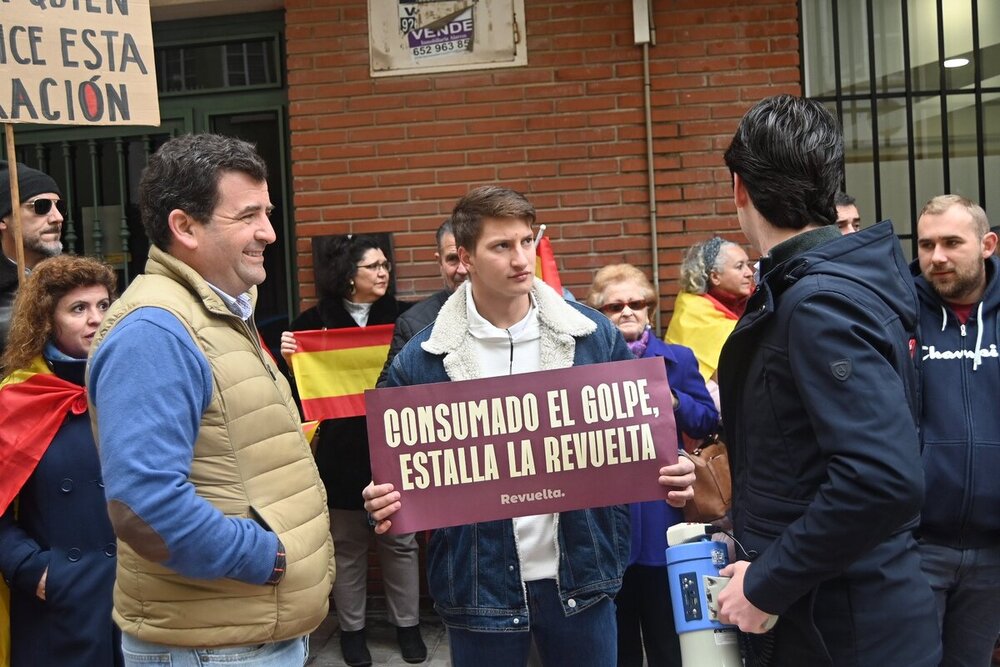 Concentración en defensa de la unidad de España ante el PSOE