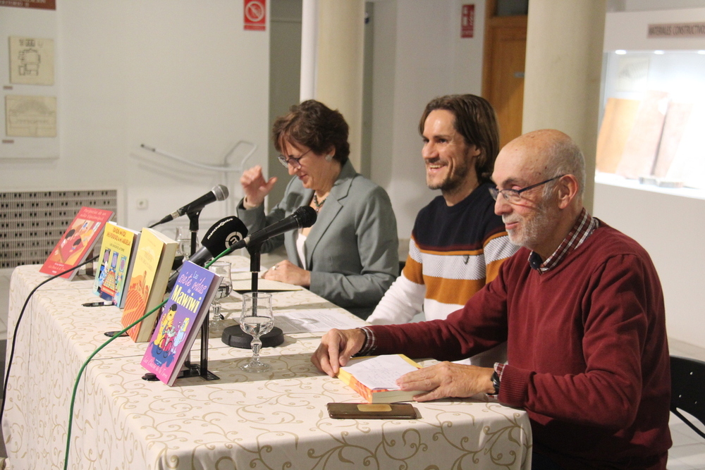 Luis Chacón presenta sus libros solidarios contra el cáncer