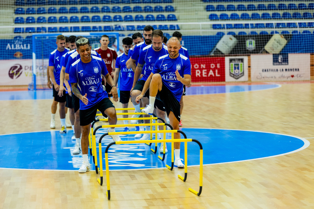 Los jugadores del Viña Albali, en un entrenamiento de pretemporada. 