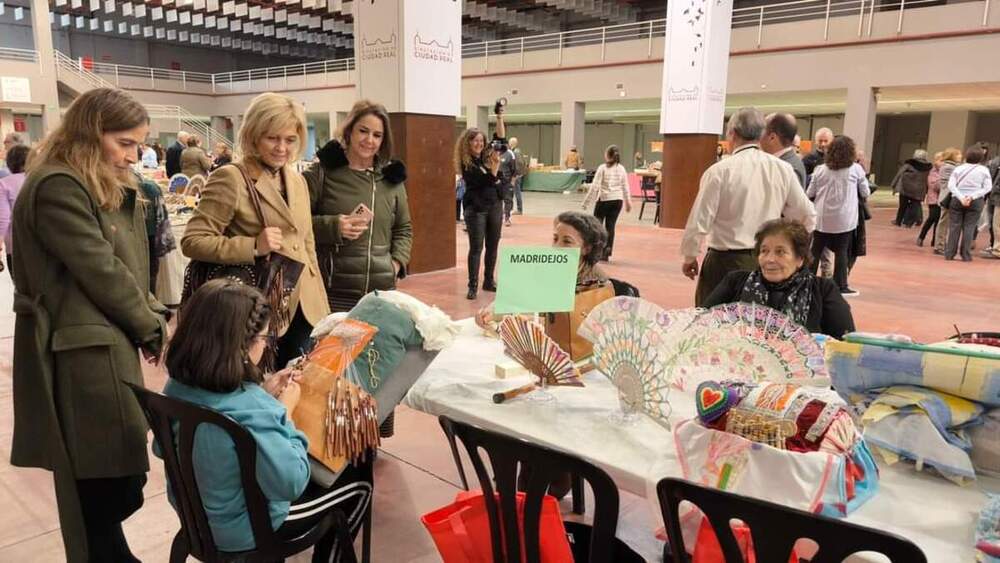 Más de 600 encajeras se citan en Ciudad Real