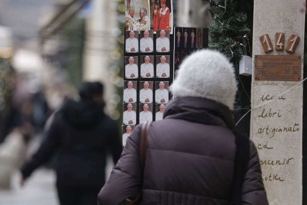 Esposizione della salma del Papa Emerito Benedetto XVI   / CECILIA FABIANO /LAPRESSE
CECILI