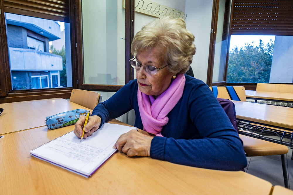 Premio a una alumna brillante de 73 años