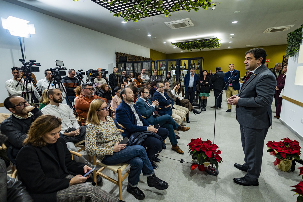 Valverde agradece a los medios su compromiso con la ciudadanía