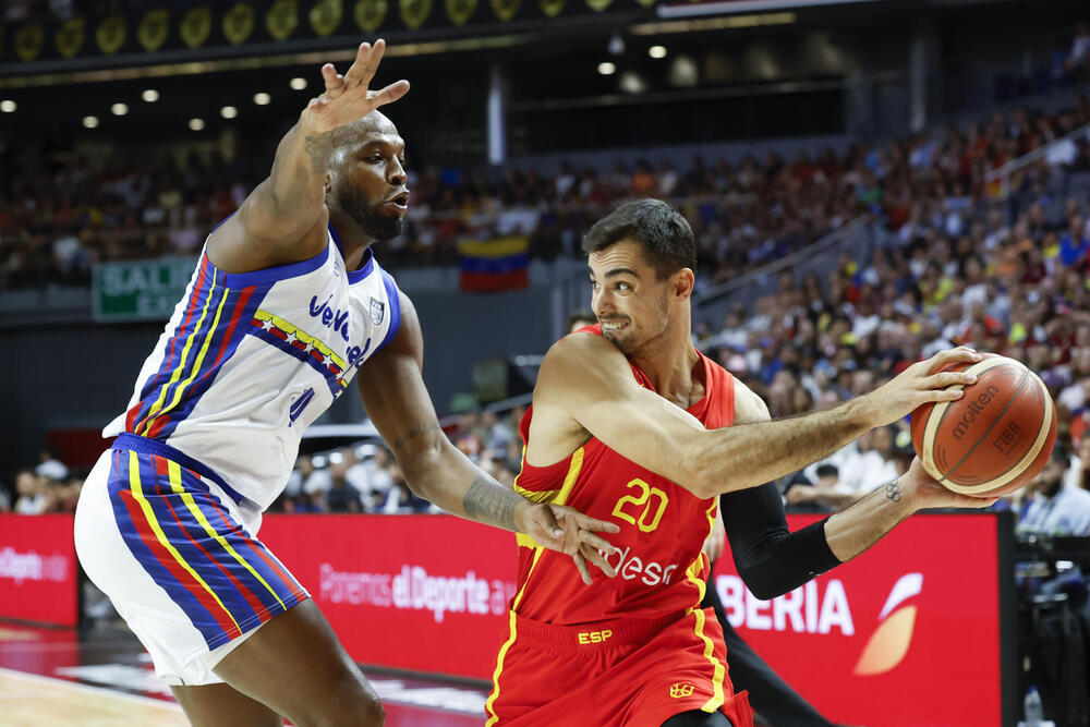 España gana a Venezuela en el WiZink Center  