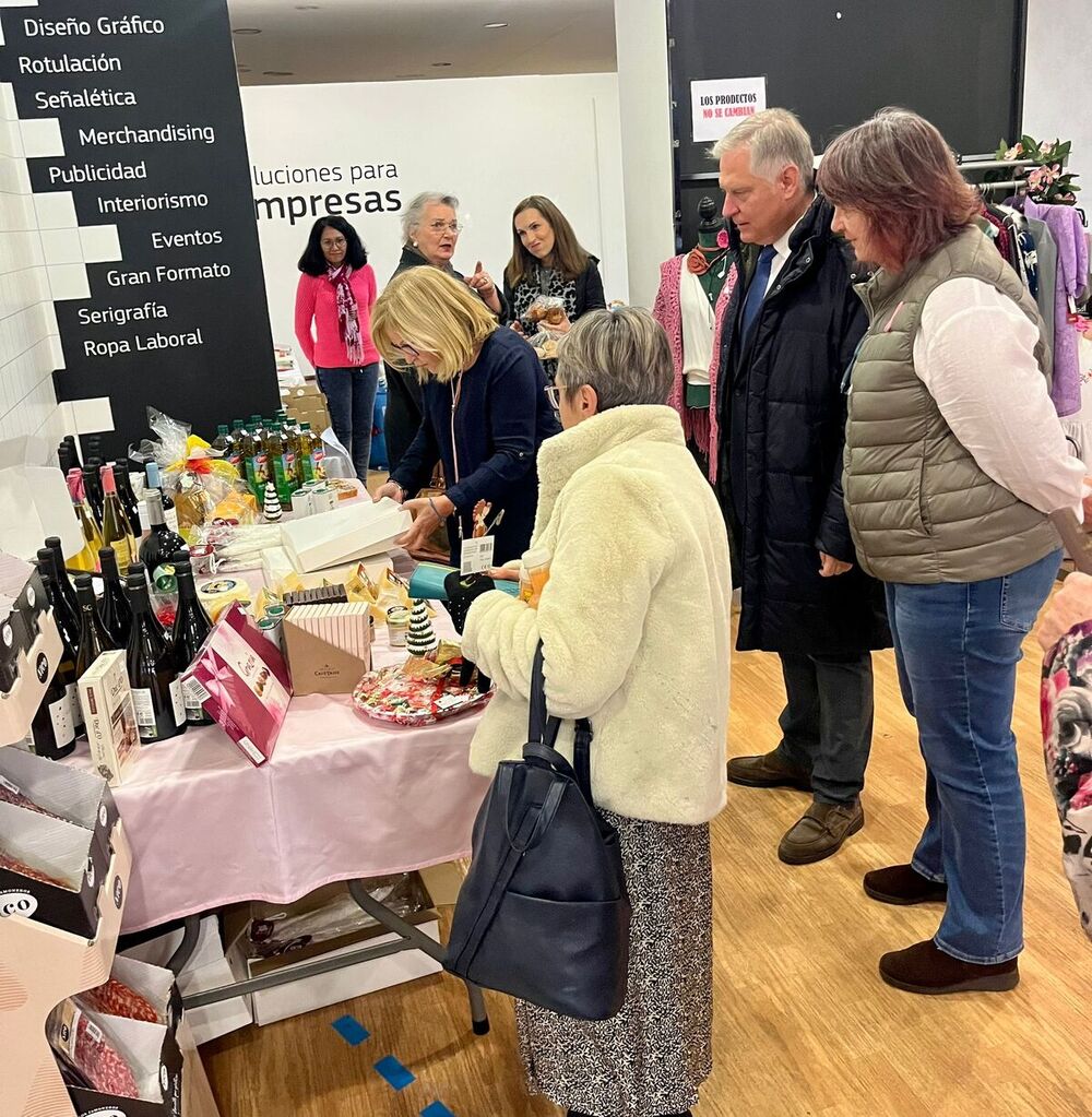 El mercadillo solidario de Amuma abre sus puertas