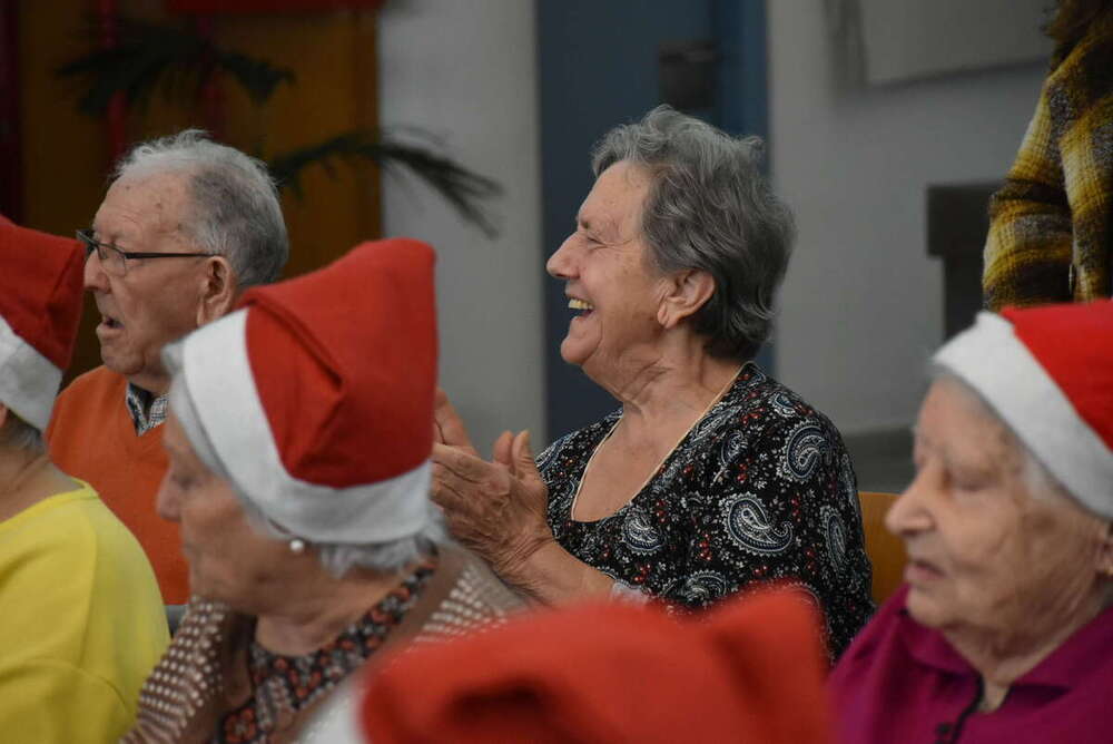 Encuentro intergeneracional en el Centro de Mayores de Daimiel