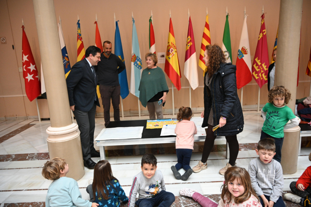 Reciben a los escolares que han recreado la obra de Andrade