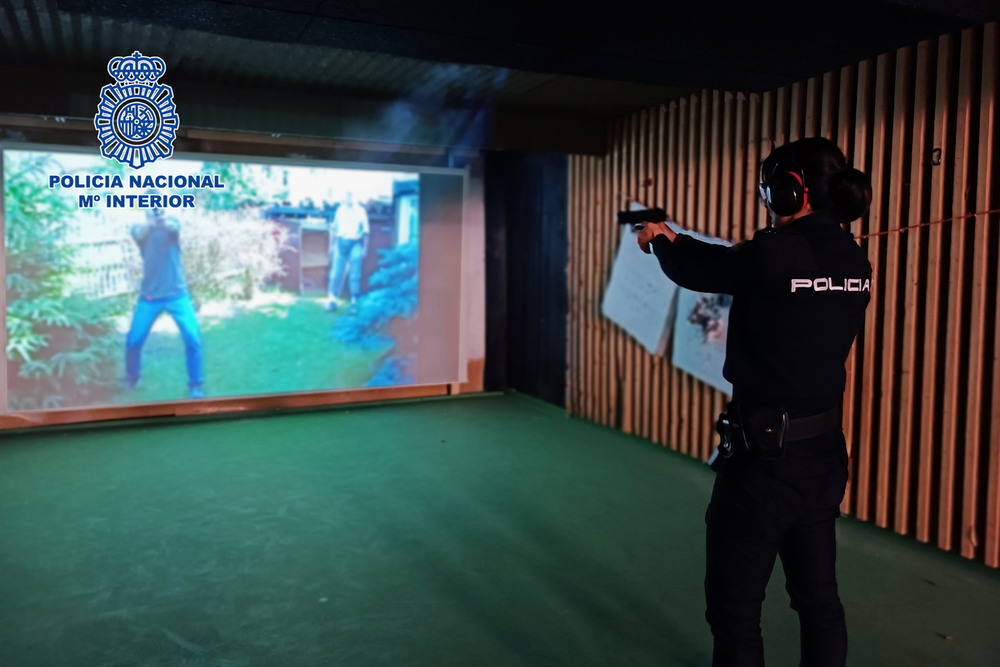 La Policía Nacional estrena una galería de tiro virtual