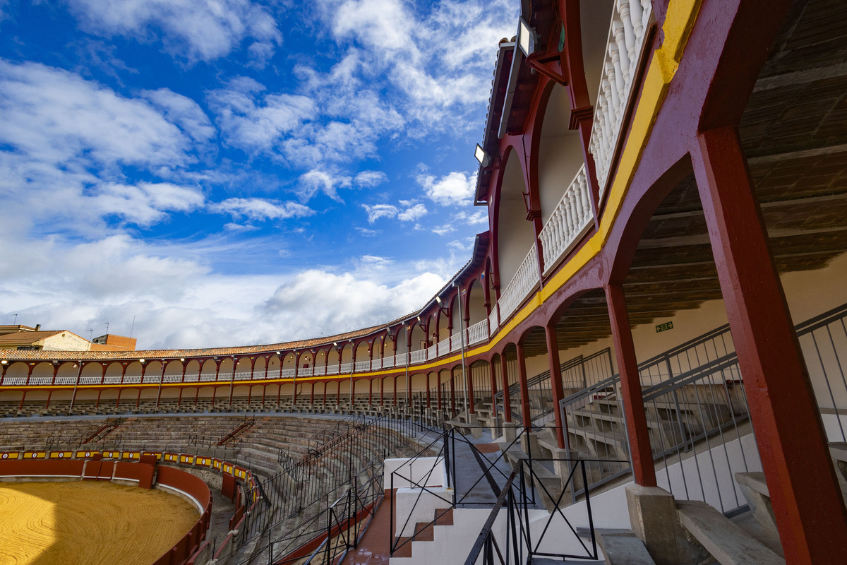 Plaza de toros de ciudad real, yça terminada, Francisco Cañizares, visita la Plaza de Toros de Ciuad real, ya finalizada, aspecto de como ha quedado la Plaza de toros  / RUEDA VILLAVERDE