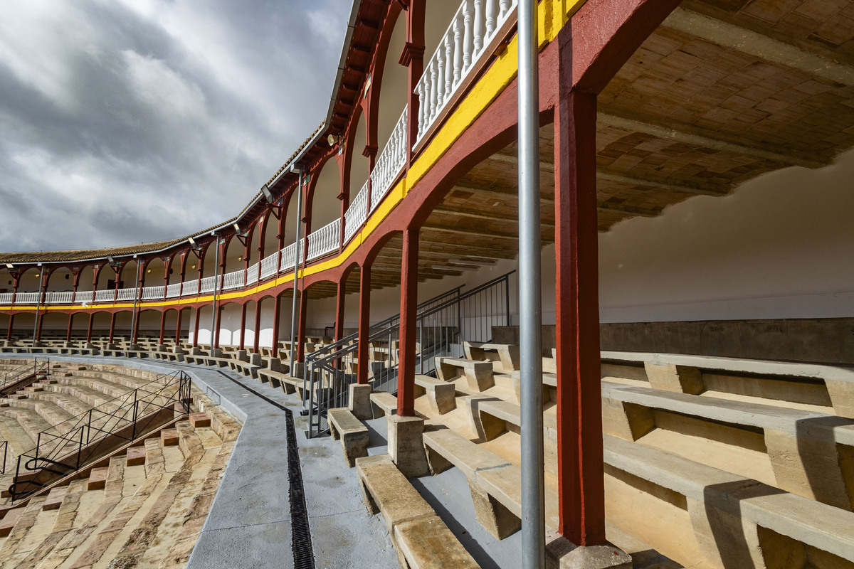 Plaza de toros de ciudad real, yça terminada, Francisco Cañizares, visita la Plaza de Toros de Ciuad real, ya finalizada, aspecto de como ha quedado la Plaza de toros  / RUEDA VILLAVERDE