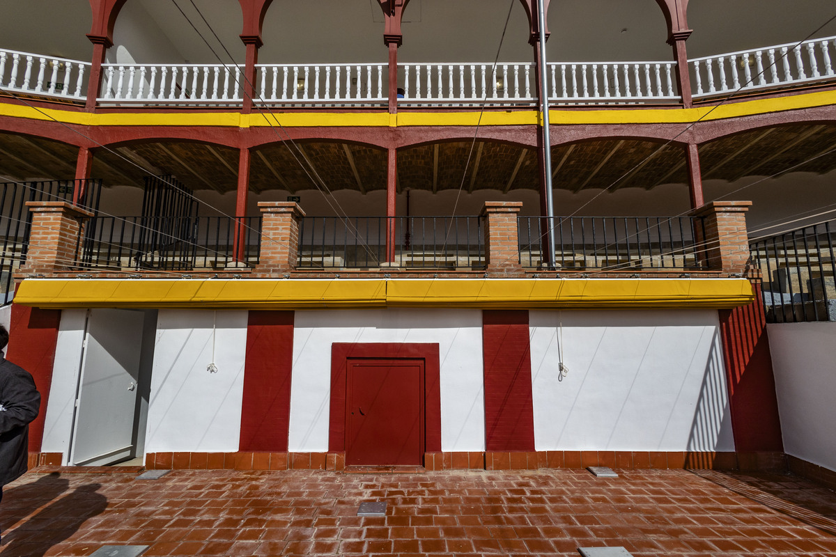 Plaza de toros de ciudad real, yça terminada, Francisco Cañizares, visita la Plaza de Toros de Ciuad real, ya finalizada, aspecto de como ha quedado la Plaza de toros  / RUEDA VILLAVERDE