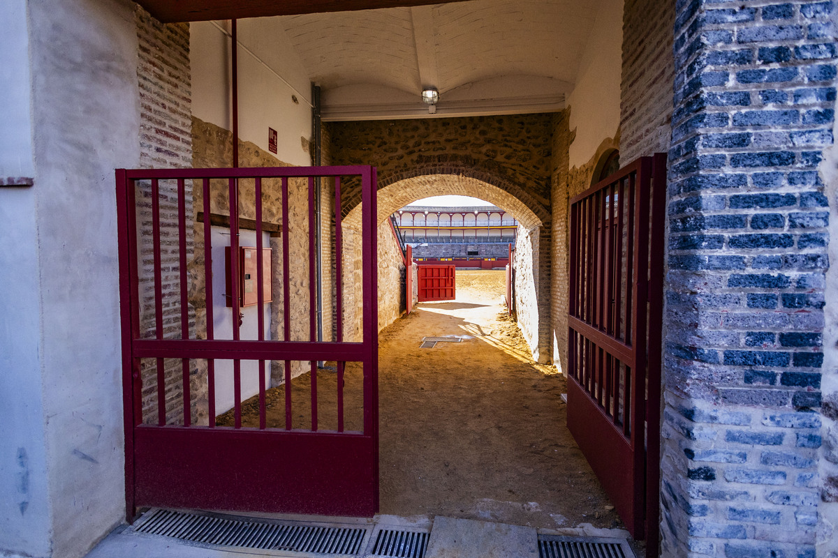 Plaza de toros de ciudad real, yça terminada, Francisco Cañizares, visita la Plaza de Toros de Ciuad real, ya finalizada, aspecto de como ha quedado la Plaza de toros  / RUEDA VILLAVERDE