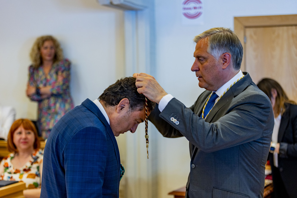 Toma de posesión de Francisco Cañizares como alcalde de Ciudad Real,, foto de la nueva cooporación municipal en la Plaza Mayor de Ciudad Real  / RUEDA VILLAVERDE