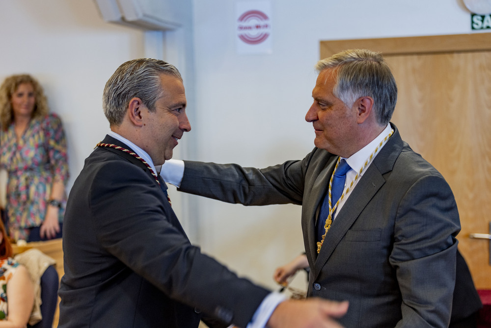 Toma de posesión de Francisco Cañizares como alcalde de Ciudad Real,, foto de la nueva cooporación municipal en la Plaza Mayor de Ciudad Real  / RUEDA VILLAVERDE