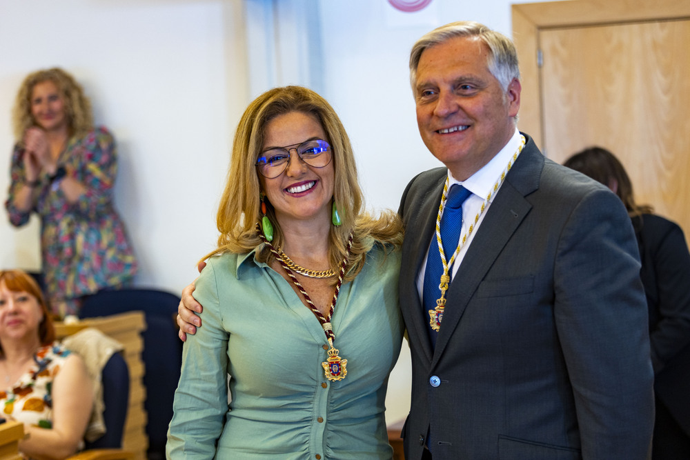 Toma de posesión de Francisco Cañizares como alcalde de Ciudad Real,, foto de la nueva cooporación municipal en la Plaza Mayor de Ciudad Real  / RUEDA VILLAVERDE