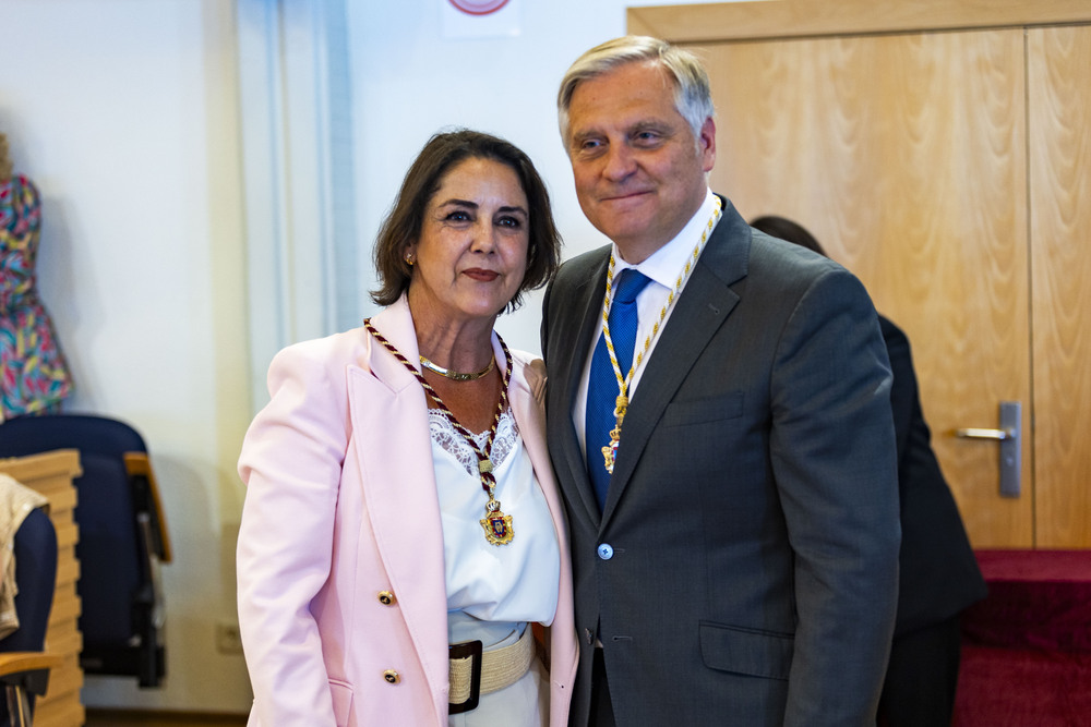 Toma de posesión de Francisco Cañizares como alcalde de Ciudad Real,, foto de la nueva cooporación municipal en la Plaza Mayor de Ciudad Real  / RUEDA VILLAVERDE