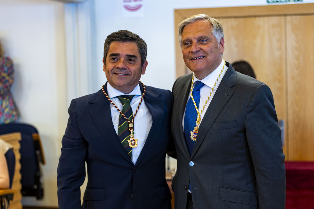 Toma de posesión de Francisco Cañizares como alcalde de Ciudad Real,, foto de la nueva cooporación municipal en la Plaza Mayor de Ciudad Real  / RUEDA VILLAVERDE