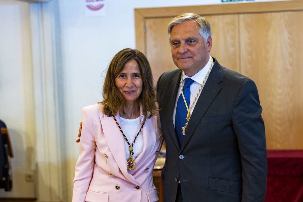 Toma de posesión de Francisco Cañizares como alcalde de Ciudad Real,, foto de la nueva cooporación municipal en la Plaza Mayor de Ciudad Real  / RUEDA VILLAVERDE