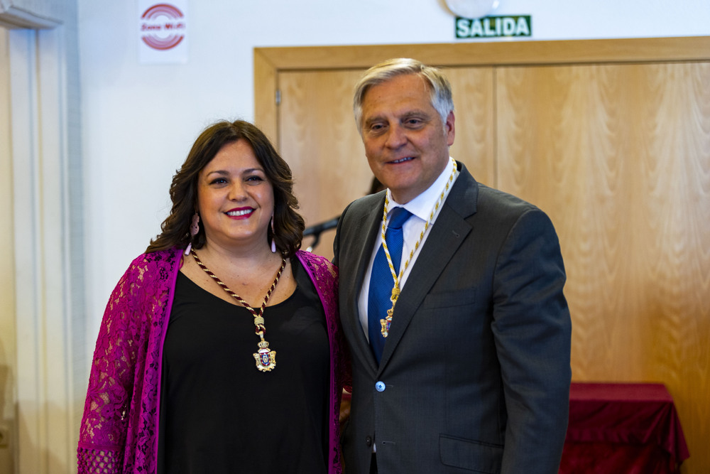 Toma de posesión de Francisco Cañizares como alcalde de Ciudad Real,, foto de la nueva cooporación municipal en la Plaza Mayor de Ciudad Real  / RUEDA VILLAVERDE