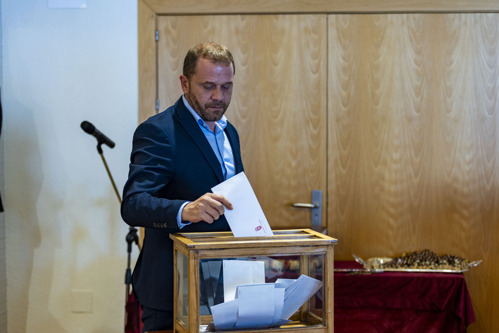 Toma de posesión de Francisco Cañizares como alcalde de Ciudad Real,, foto de la nueva cooporación municipal en la Plaza Mayor de Ciudad Real  / RUEDA VILLAVERDE