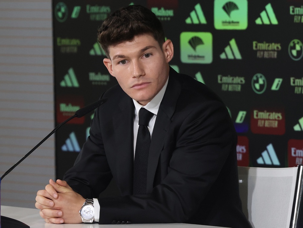 Fran García, en su presentación como jugador del Real Madrid.