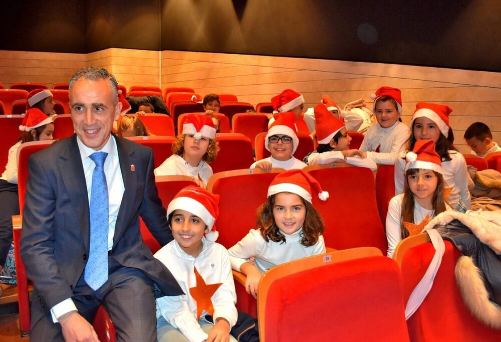 Escolares de ocho centros cantan a la Navidad