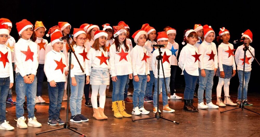 Escolares de ocho centros cantan a la Navidad