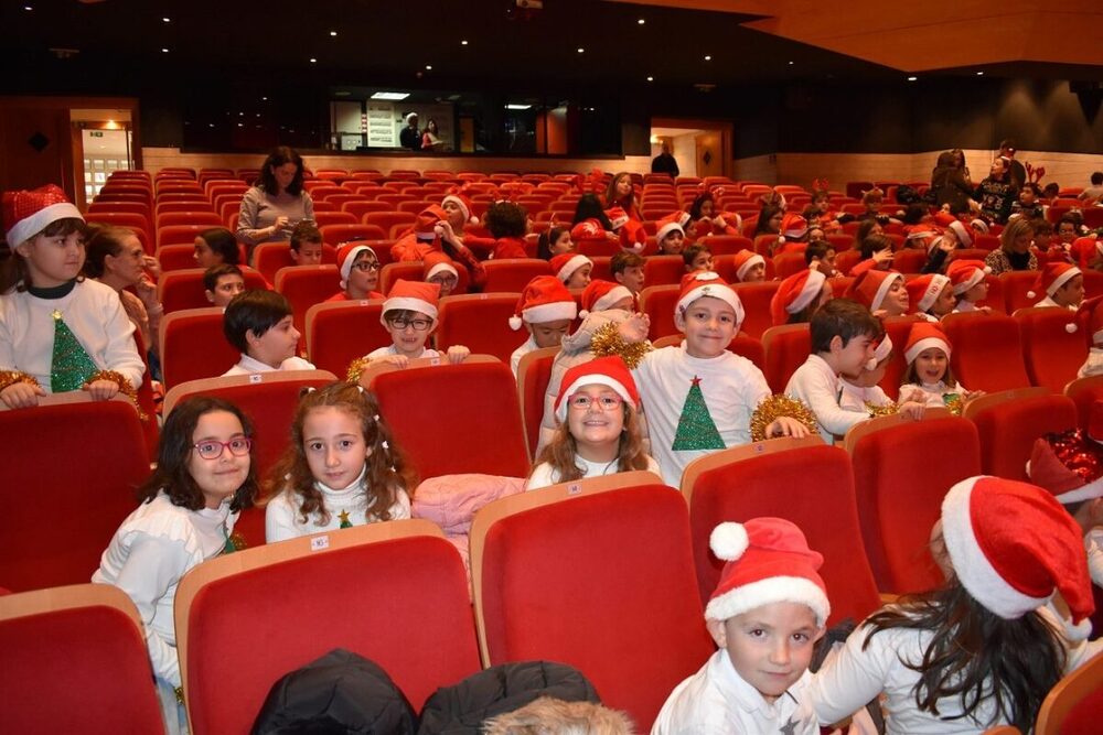 Escolares de ocho centros cantan a la Navidad