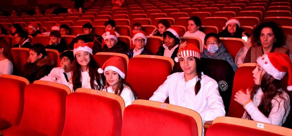 Escolares de ocho centros cantan a la Navidad