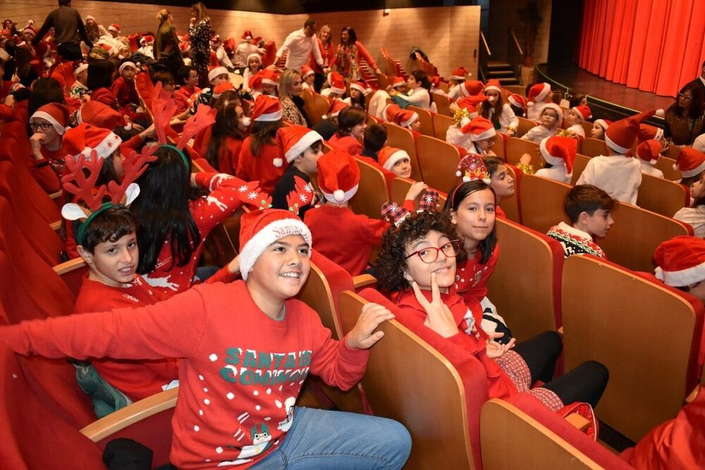 Escolares de ocho centros cantan a la Navidad