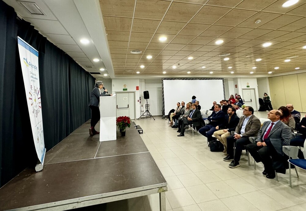 La joven TEA Claudia Carnicer expone en el Espacio Joven 