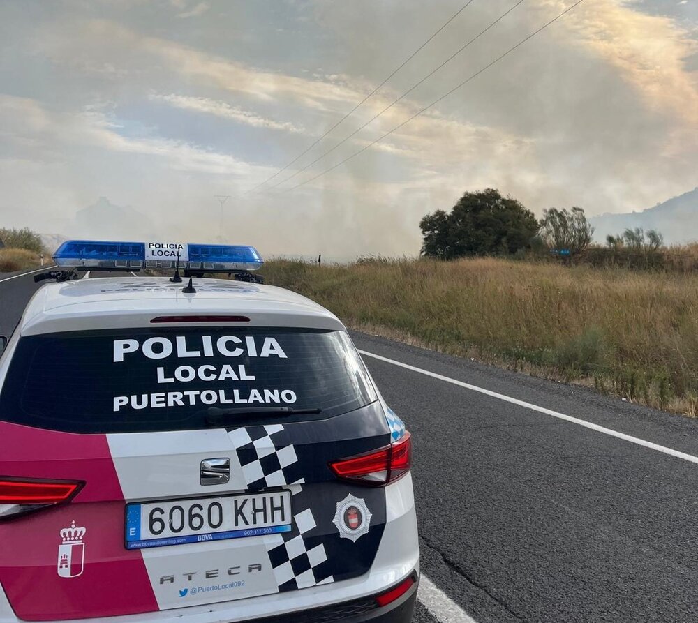 Bomberos intervienen en un incendio junto al Terry