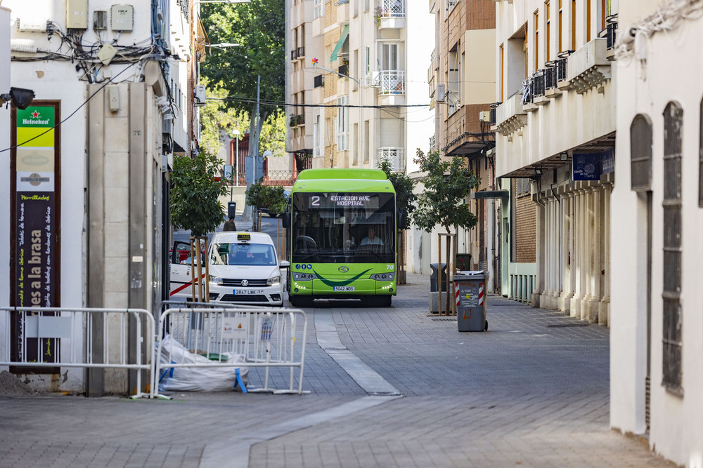 Autobús por calle Montesa