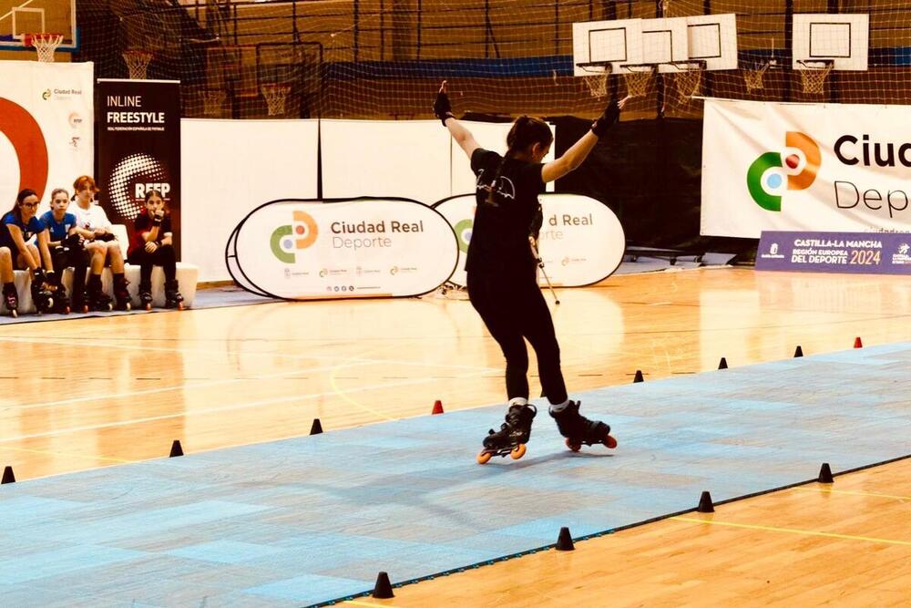 La patinadora tomellosera, durante su participación.