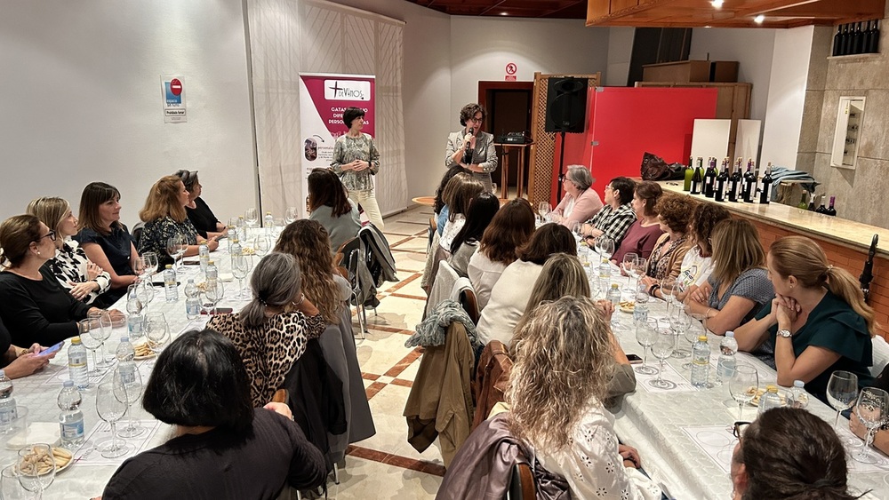 Una cata de vinos conmemora el Día de las Mujeres Rurales 