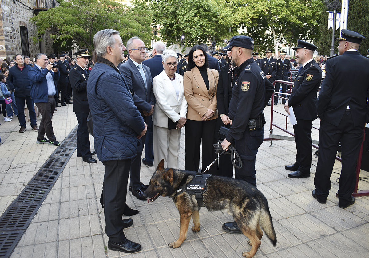 sANTO vOTO, ENCENDIDO DE LAS OLLAS Y NOMBRAMIENTO A LA POLICÍA NACIONAL COMO EMBAJADORA DEL SANTO VOTO DE PUERTOLLANO  / AYTO PUERTOLLANO