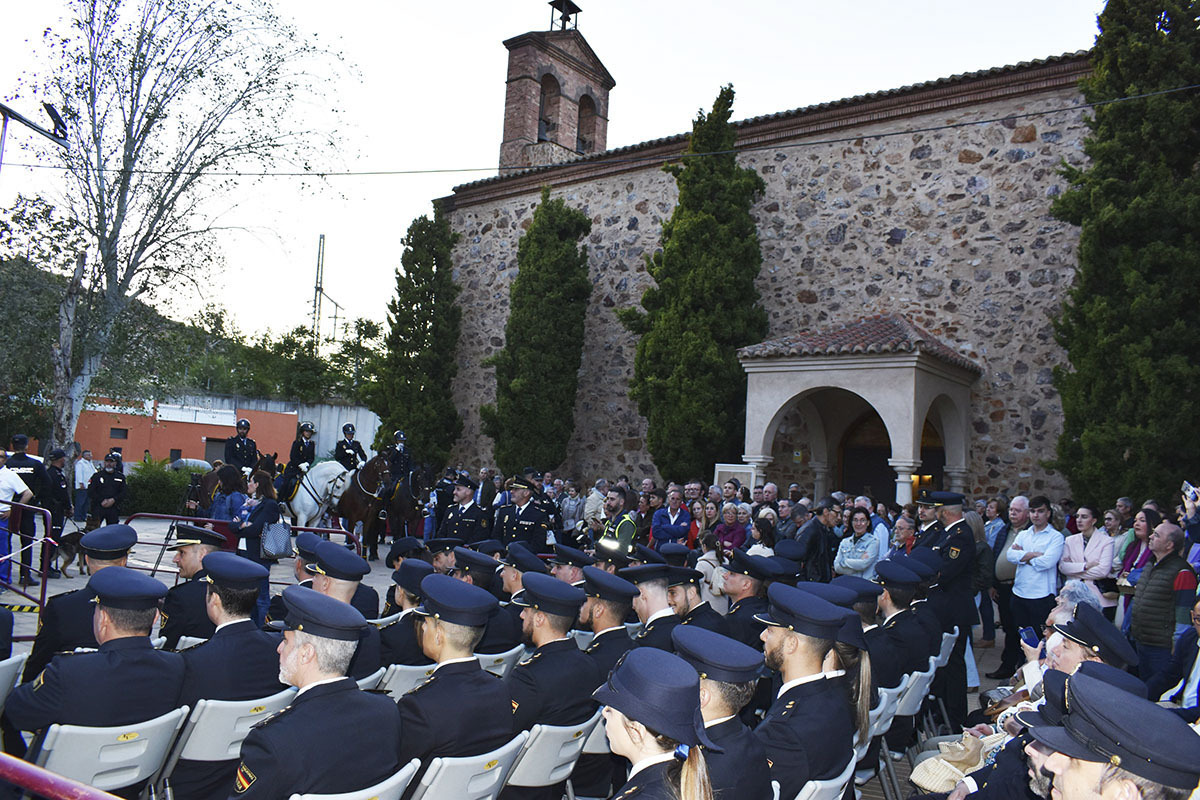 sANTO vOTO, ENCENDIDO DE LAS OLLAS Y NOMBRAMIENTO A LA POLICÍA NACIONAL COMO EMBAJADORA DEL SANTO VOTO DE PUERTOLLANO  / AYTO PUERTOLLANO