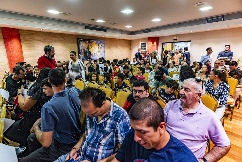 Algunos de los asistentes al acto de presentación de la temporada.