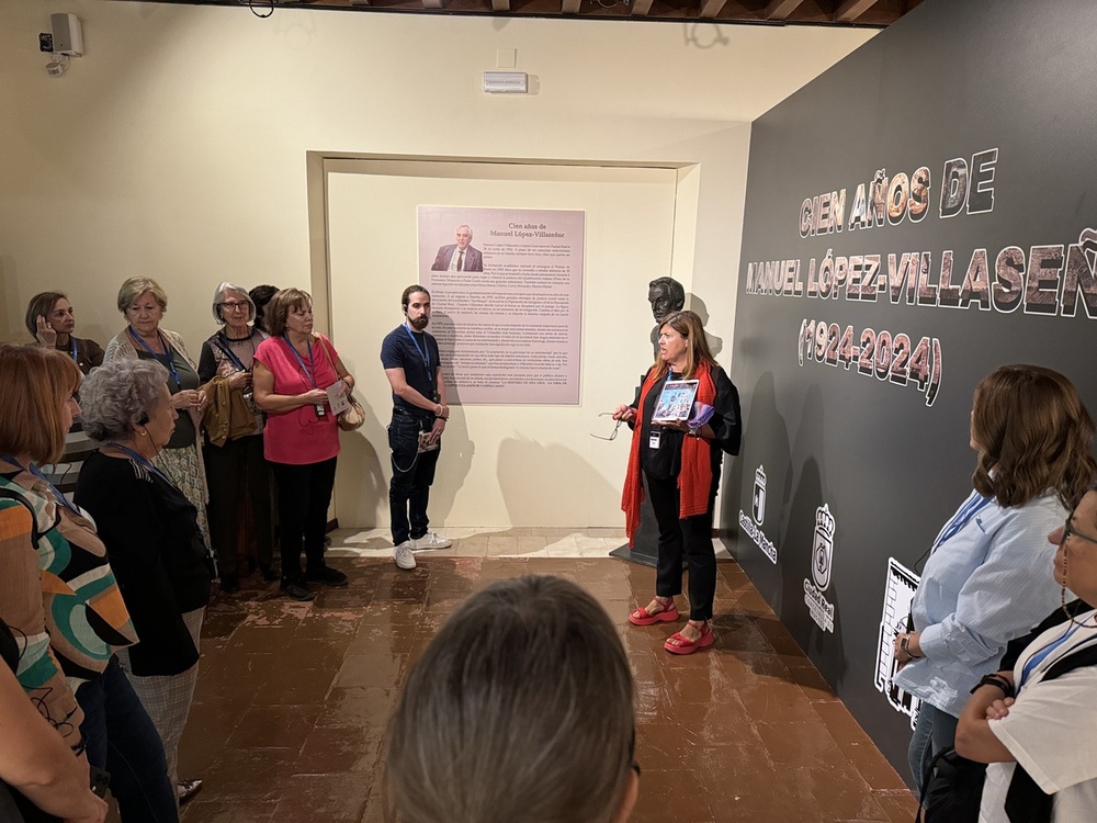 Comienzan las visitas guiadas a la muestra de López-Villaseñor