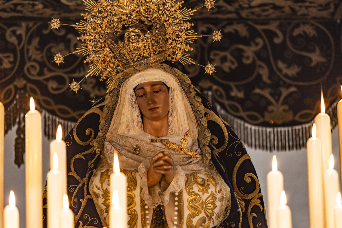 Semana Santa, procesión de la Dolorosa de Santiago, viernes de Dolores  / RUEDA VILLAVERDE