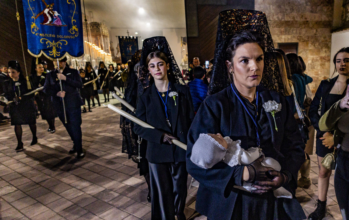 Semana Santa, procesión de la Dolorosa de Santiago, viernes de Dolores  / RUEDA VILLAVERDE