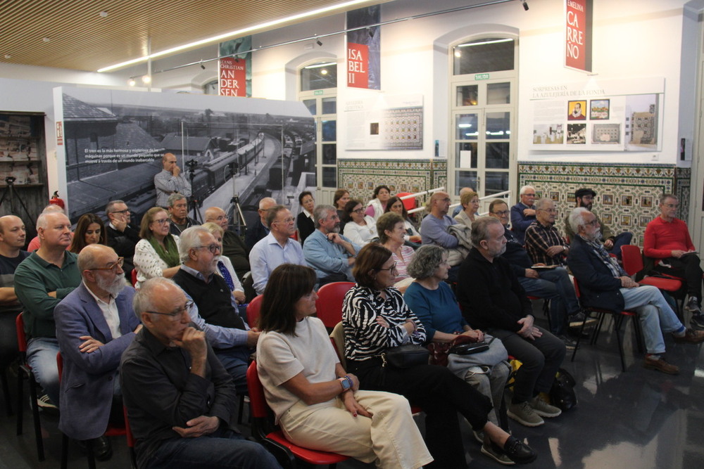 Rosario Romero presenta la tesela de Miguel Barroso 