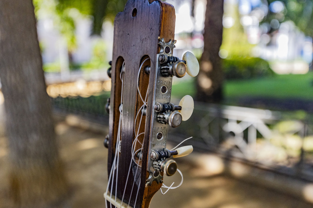 En busca de las 'guitarras de Arias'